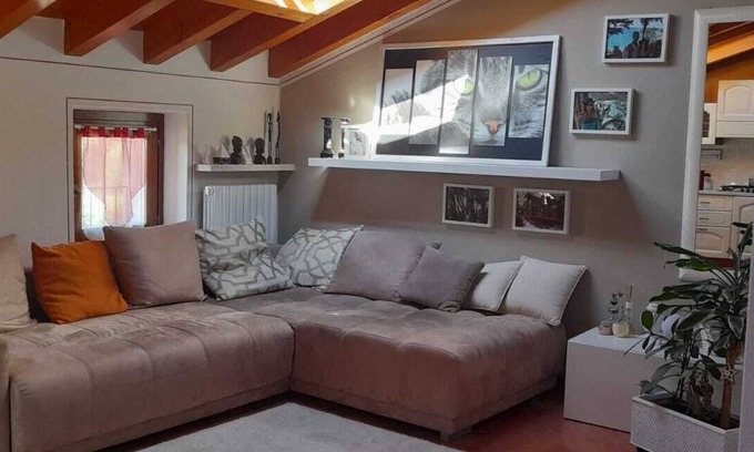 Caprino Veronese House | Guest Rated 10/10: Graziosa Mansarda with Kitchen Access