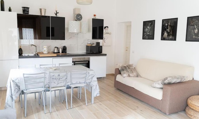 Minturno Apartment | Beachside Apartment with Perfect 10/10 Guest Reviews