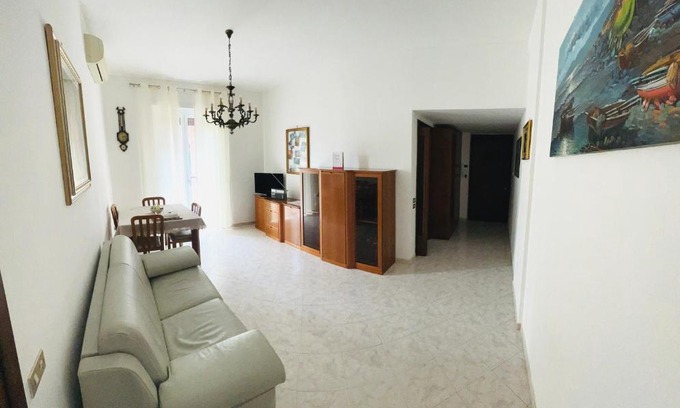 Rondinella - Baraggia - Restellone Apartment | Convenient Two-Bedroom Near Metro with Top Guest Rating