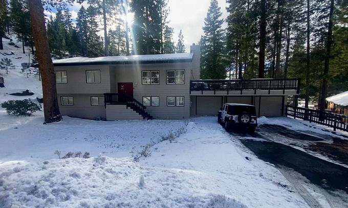 Tahoe Village House | Ideal Home Near Heavenly NV Lifts – Sleeps 12 with Spa