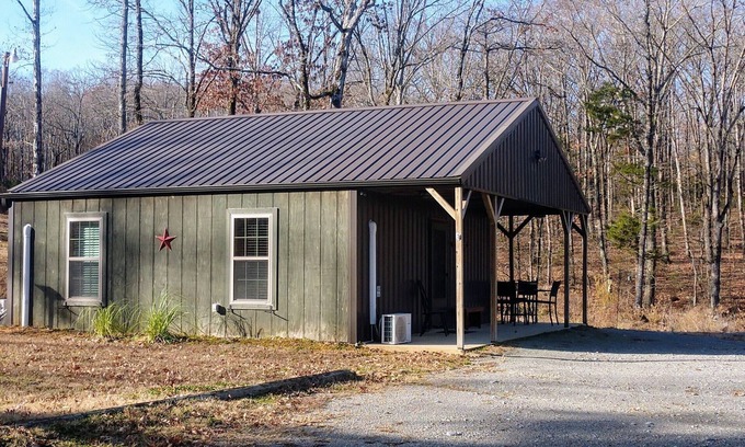 Rosie Cabin | Guest Rated 10/10: Stay Near Greasy Bend & Batesville