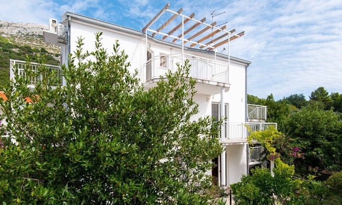 Kuciste Apartment | Great 2+2 Apartment very close to the sea.