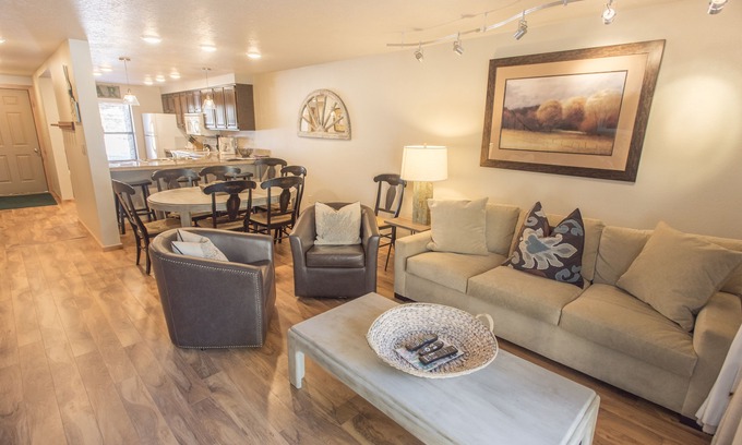 Ketchum Condo | Prime 2-Bed Townhouse in Ketchum with Spa & Hot Tub
