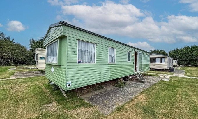 Skegness House | Spacious 8 Berth Caravan for Hire in Skegness - Rated 9/10
