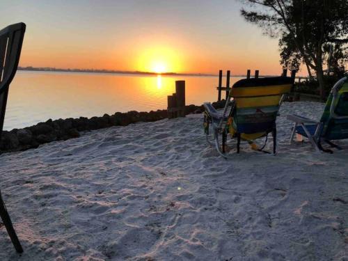 Englewood Villa | Scenic Waterfront Retreat! Pool & Kayaks Near the Beach