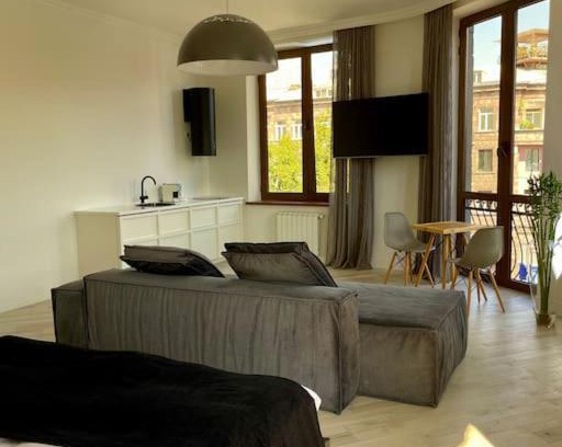 Kentron Apartment | Exceptional Apartment in Prime Location - 4-Star Rated Stay