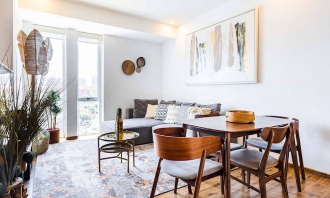 Santa Fe Apartment | Ideal Santa Fe Apartment with Gym, Pool & Garage Access