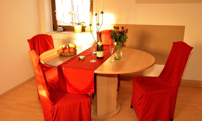Pillnitz Apartment | Idyllic Apartment Steps from Pillnitz Castle for Families