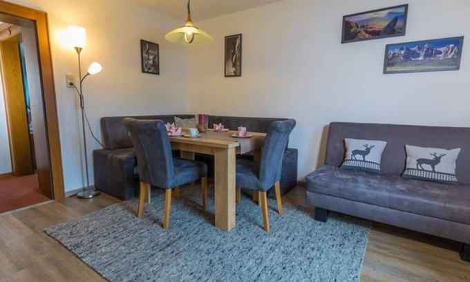 Ellmau Apartment | Cozy 2-Bedroom Apartment with Balcony - Haus Landmann