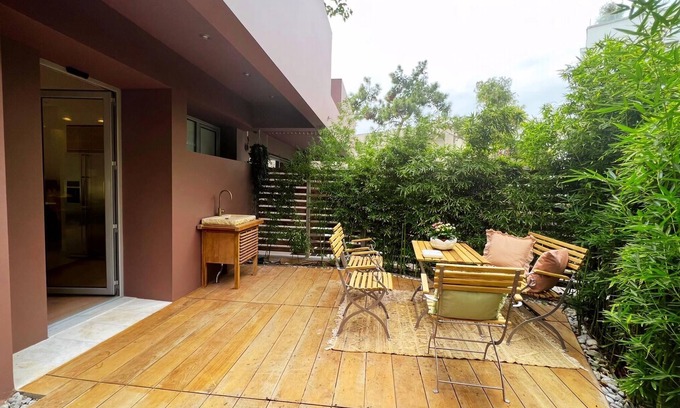 Glyfada Villa | Inviting Athens Villa Amfissis with Gym & Family Amenities