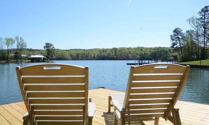 Pleasure Point House | Lakefront Haven with Hot Tub & Breakfast - Guest Rated 10/10