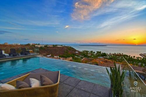 La Paz House | Beautiful Bay Views with Infinity Pool & BBQ near Beach