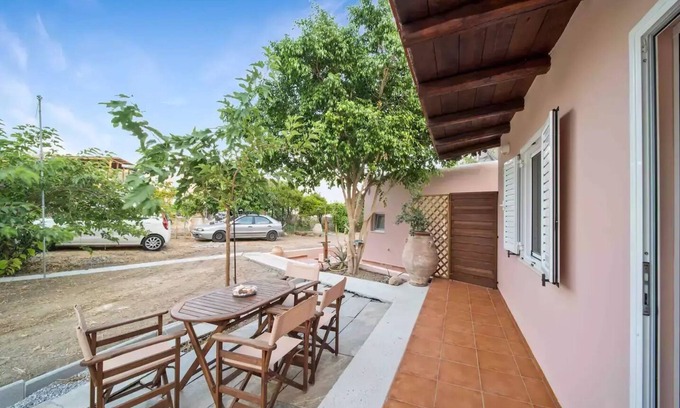 Myrtos Apartment | Beautiful Oceanfront Retreat with Pool & Family Amenities