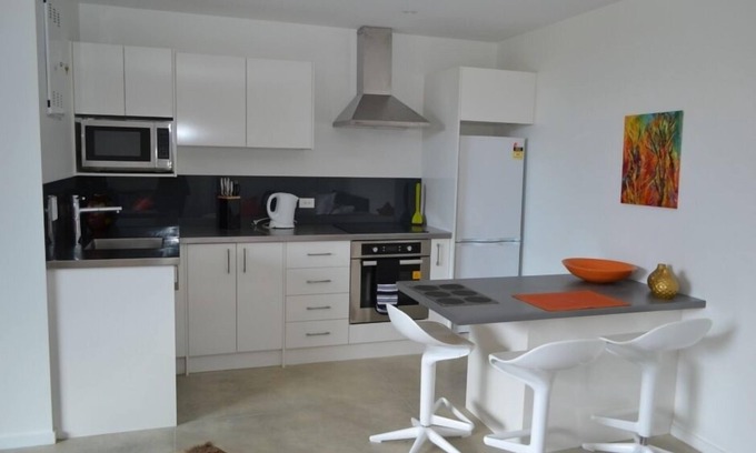 Jacks Point Apartment | New Studio with Pool, Spa & Perfect 10/10 Rating