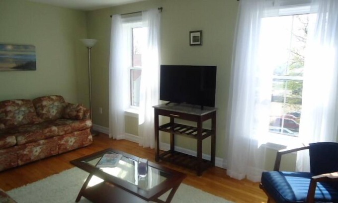 Queens Square Apartment | Historic Water Street Retreat: Guest Rated 9.8 with Pool & Spa