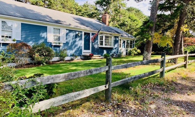 South Dennis House | Prime Oceanfront Location, Pet-Friendly & Rated 9.8/10