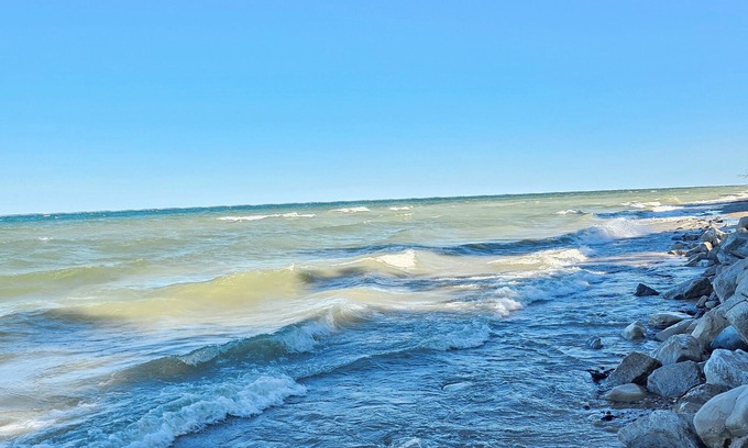 South Haven Cottage | Cozy Cottage Retreat with Lake Michigan Beach Access