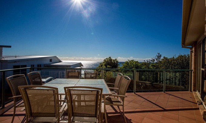 Mollymook Beach House | Mollymook Beach House: Breathtaking Views & Unlimited WIFI