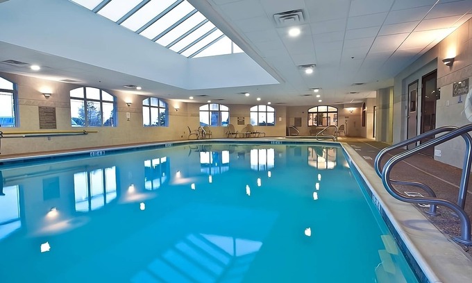 Killeen Hotel | Discover 2 Cozy Units with Pool & Family-Friendly Amenities