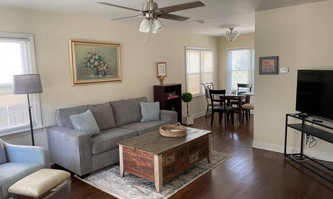 Libertyville House | Ideal for Families with Two Kitchens and Spacious Living Areas