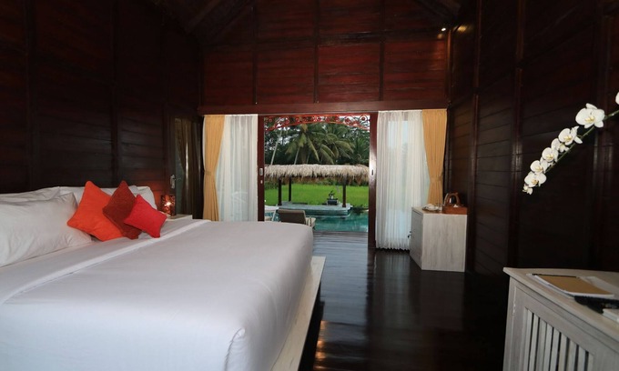 Kenderan Villa | Perfect Retreat: One-Bedroom Villa with Pool View