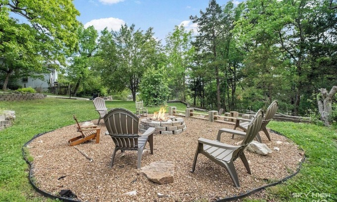 Holiday Island House | Great for Families 5 Bedrooms|FirePit|Near Eureka