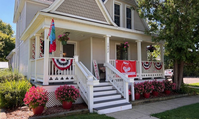 Traverse City Apartment | Perfect for Families - Northern Mitten Suites with Ocean Views