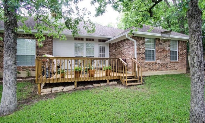 Shirewood House | Perfect for Game Day & Graduation Near A&M and Kyle Field