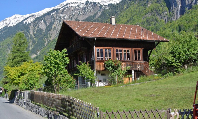 Brienz Ski Chalet | Ideal Summer Retreat: Chalet with Sauna and Lake Views