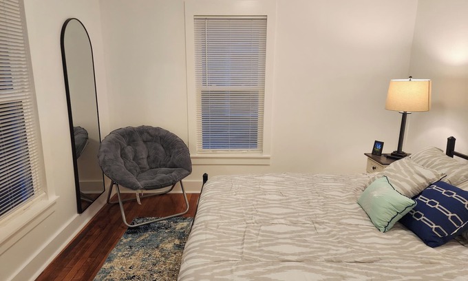 Roosevelt Park House | Convenient S.W. Grand Rapids Hotel Near Downtown Attractions