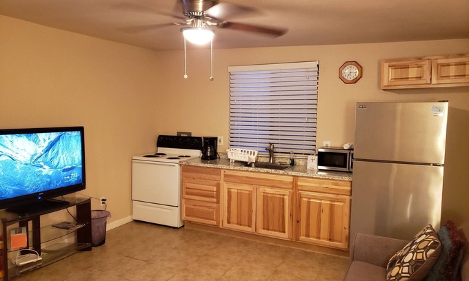 Blenman-Elm House | Cozy Guest House in Central Tucson with TV and WiFi