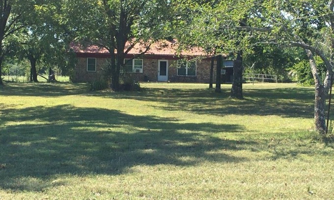Wilburn House | Ideal Country Home Escape with Outdoor Space & Family Amenities
