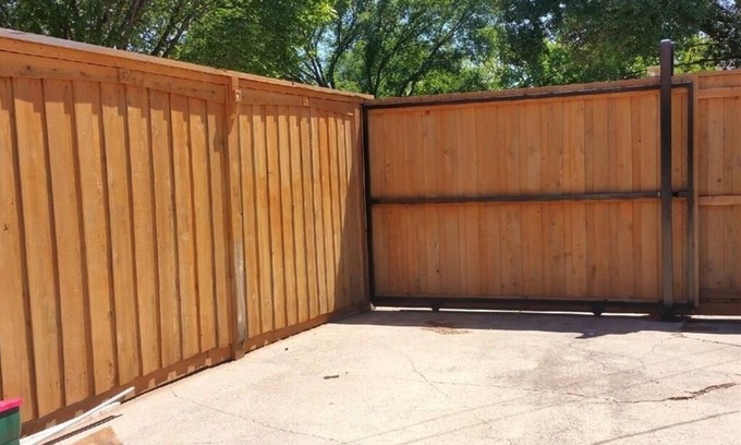 Northwest Dallas House | Quiet Half Duplex Near Major Highways with Family Amenities