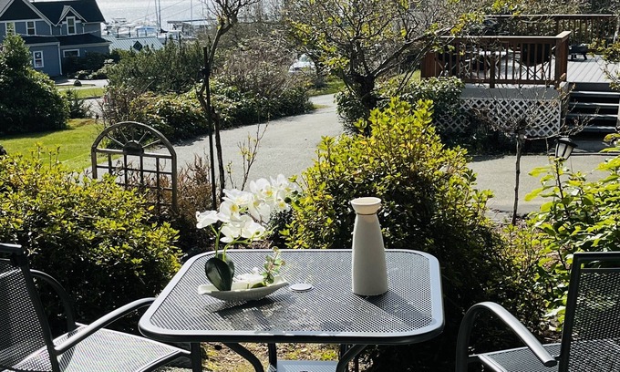 Gig Harbor House | Exquisite Great Harbor View: 2BR Oceanfront Getaway