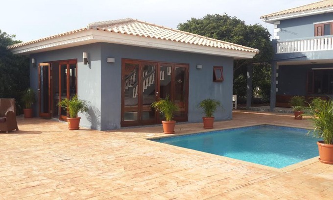 Grote Berg House | Scenic Hill View Apartment with Pool and Kitchen Amenities