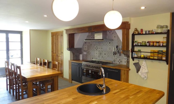 Luz-Saint-Sauveur Villa | Inviting House in the Heart of Luz St Sauveur, 4-Star Stay