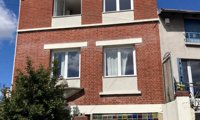 Romainville House | Charming House with Terrace Just 15 Min from Châtelet