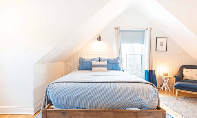 New Castle Apartment | River View Queen Studio at Great Island Inn - Guest Rated 10/10