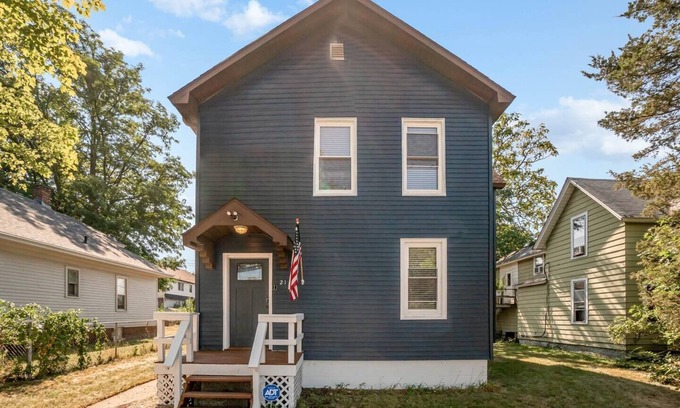 Michigan City House | Top-Rated Great Lakes Downtown Duplex: Oceanfront Retreat