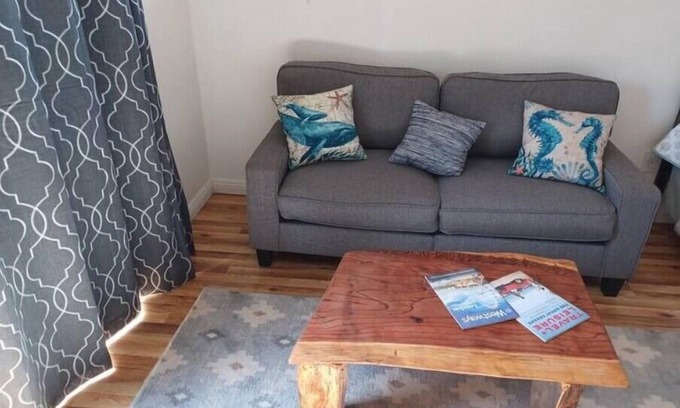 Baywood Park House | Perfect Beach House Retreat: Guest Rated 10/10