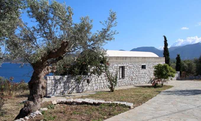 Karvelas House | Oceanfront Holiday House in Lakonia, Peloponnese - 9.2 Rated