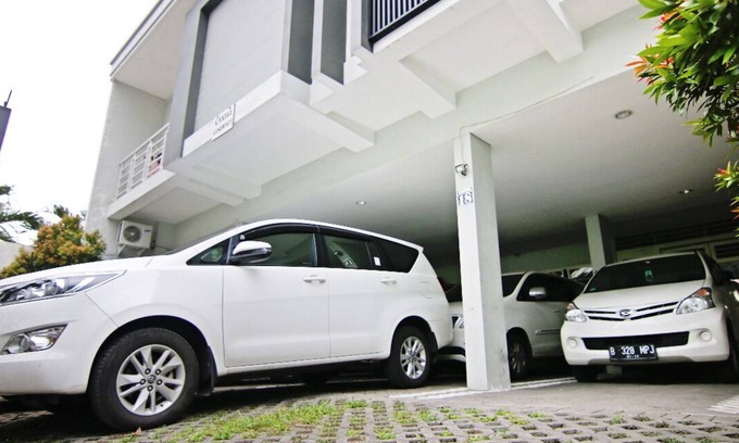 Darmo House | Convenient Location, Just 10 Minutes to Tunjungan Plaza