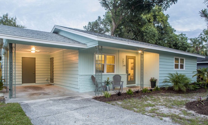 Paver Park House | Prime Location Near Payne Park & Downtown with Ocean Views