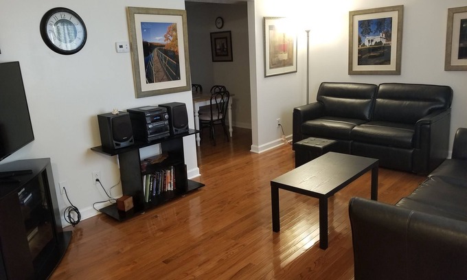 Johnson City House | Prime Location in Johnson City with Breakfast & Kitchen Access