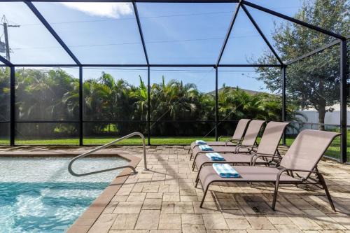 Pelican House | Prime Location Near Beach with Heated Pools - Pelican Junction