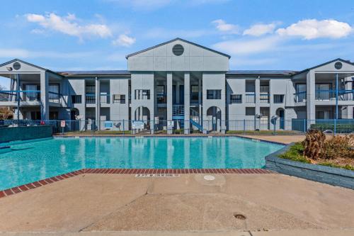 El Lago House | Inviting Holiday Homes in Seabrook, TX with Ocean Views