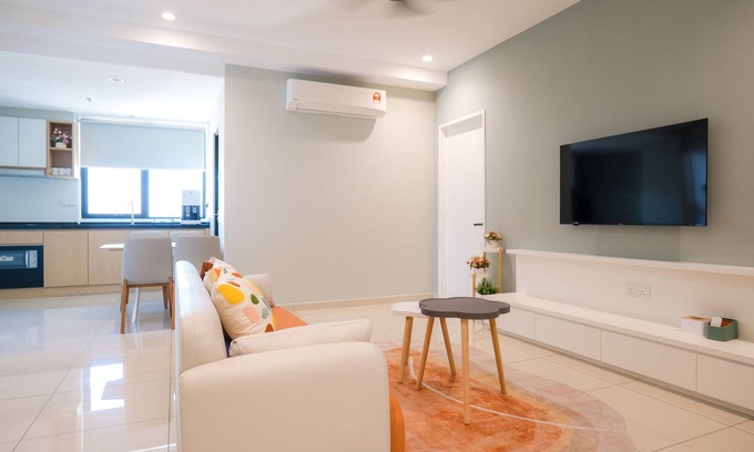 Central Seberang Perai Apartment | Prime Location with Walkable Access to Dining Options