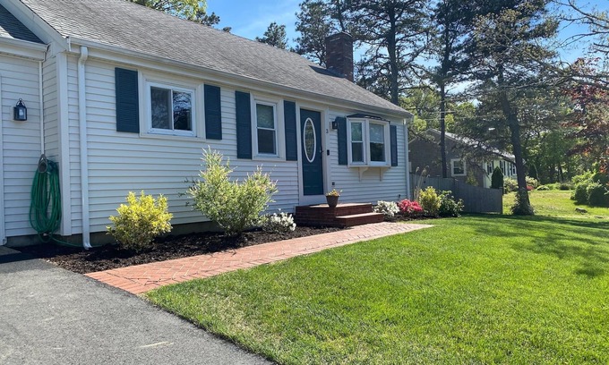 South Dennis House | Convenient Access to Beaches with Family-Friendly Amenities