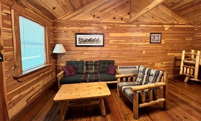 Fifty-Six Cabin | Top-Rated Great Oaks Cabins: Family-Friendly Getaway
