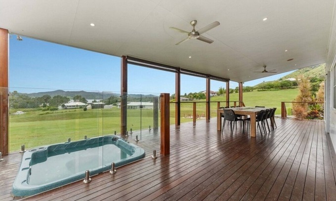 Hazeldean House | Great place to stay for all your water activities or Just a Relaxing time